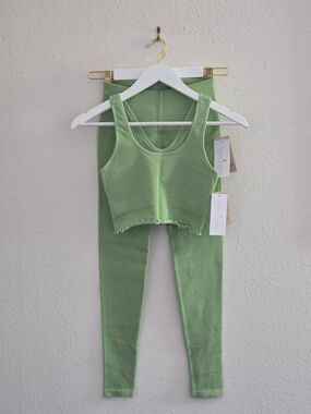 Spiritual Gangster 2-Piece Set | top M/L | bottoms XS/S | MJO